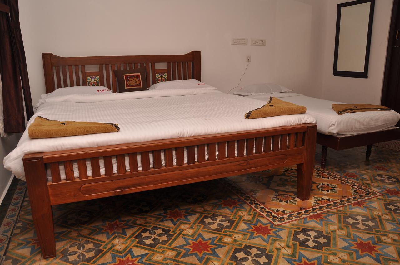 Rams Inn Thanjavur Esterno foto