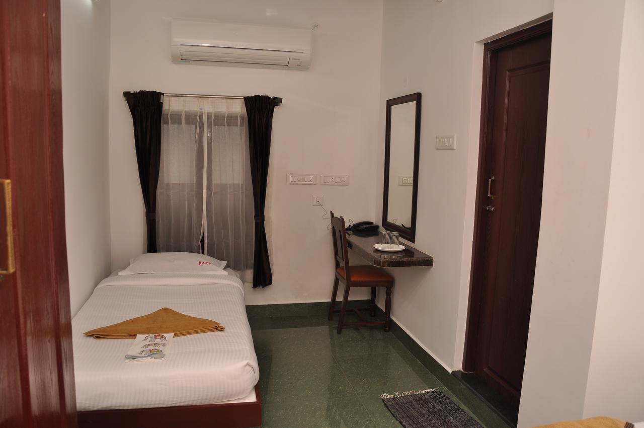Rams Inn Thanjavur Esterno foto